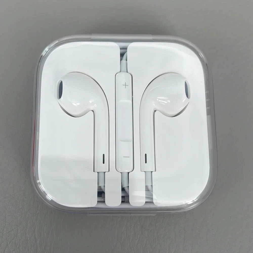 New Apple earbuds